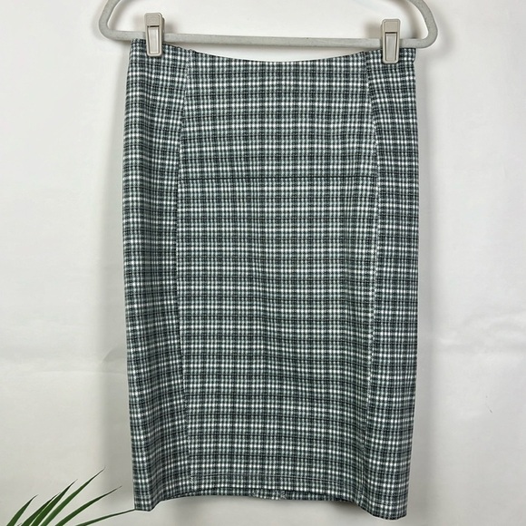 Liverpool Dresses & Skirts - NWT Liverpool Bia Knit Pencil Skirt Herringbone Plaid Blue Gray White 8